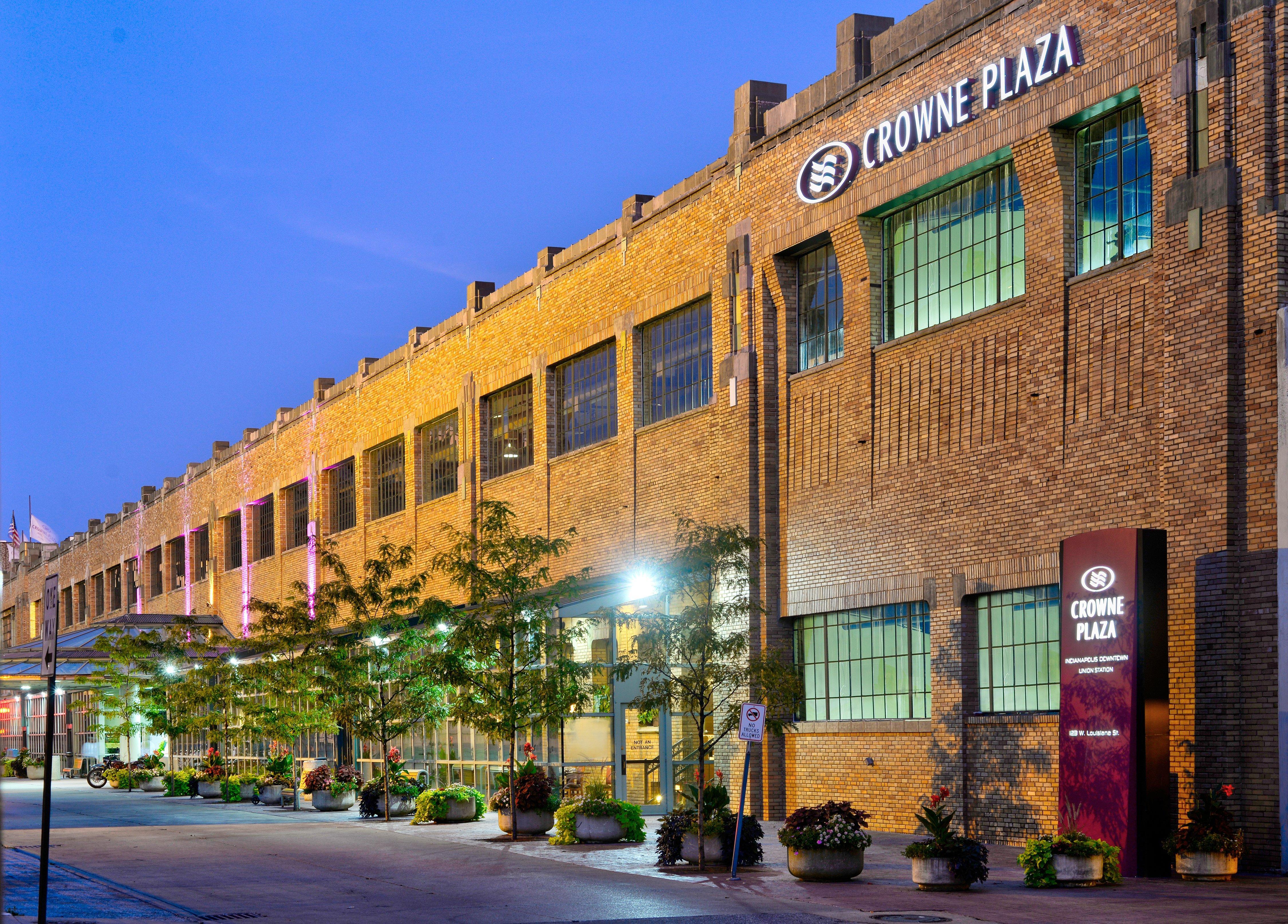 Отель Crowne Plaza Indianapolis-Dwtn-Union Stn By Ihg Экстерьер фото