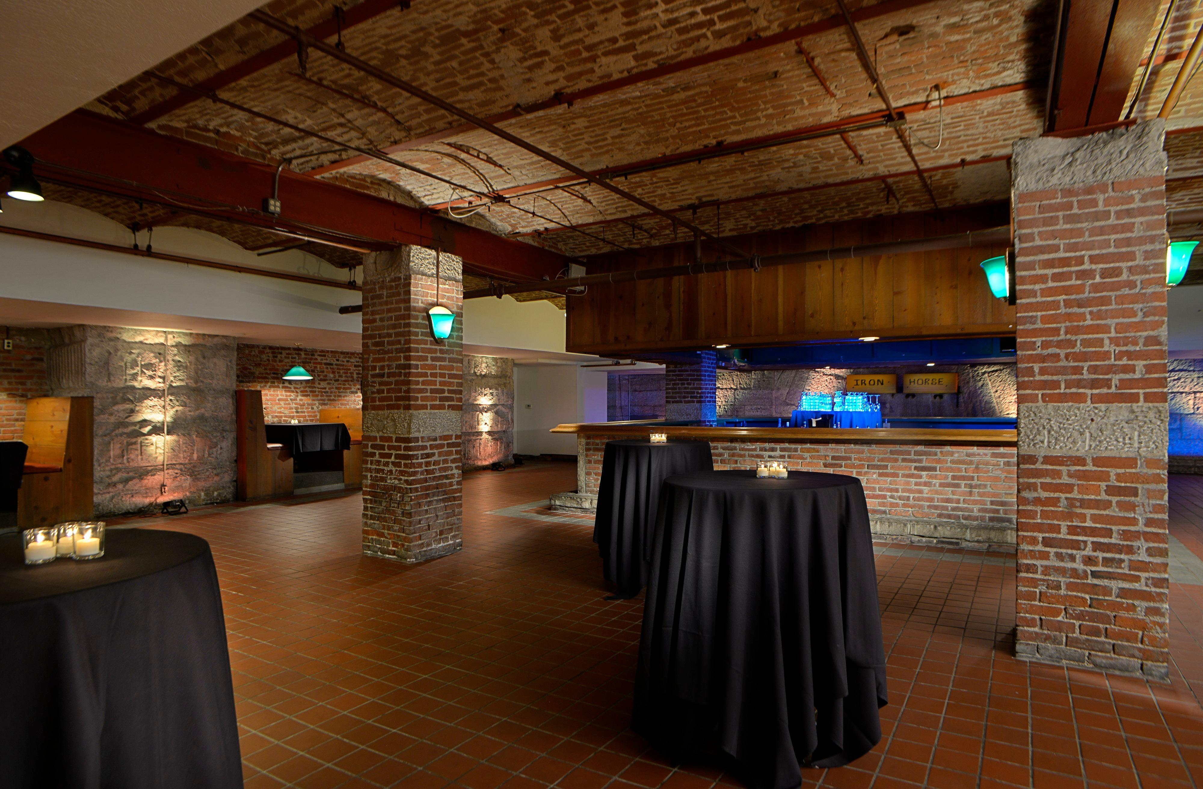 Отель Crowne Plaza Indianapolis-Dwtn-Union Stn By Ihg Экстерьер фото