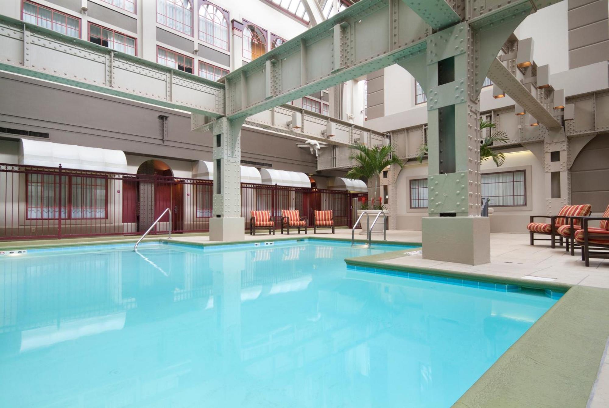 Отель Crowne Plaza Indianapolis-Dwtn-Union Stn By Ihg Экстерьер фото