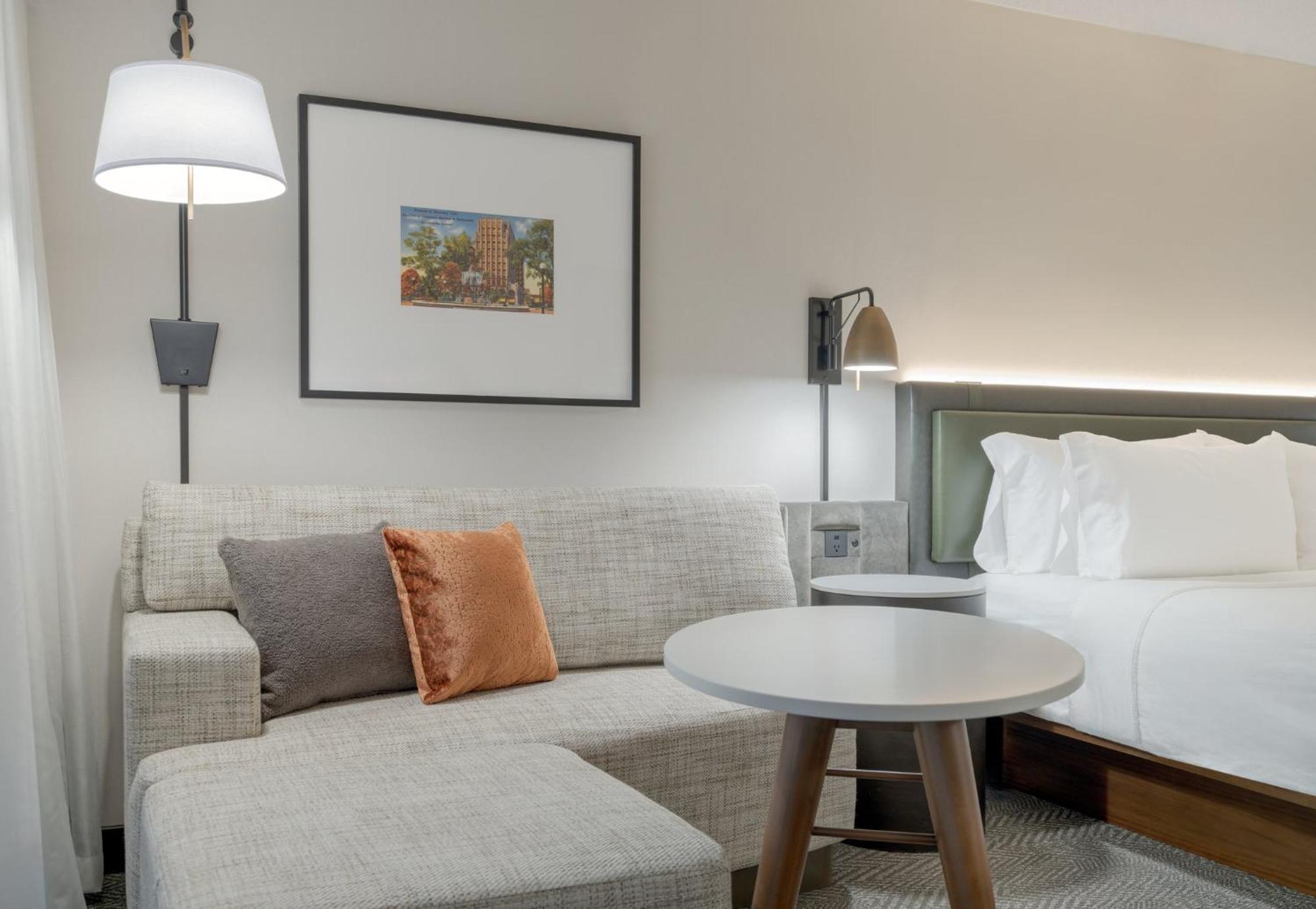 Отель Crowne Plaza Indianapolis-Dwtn-Union Stn By Ihg Экстерьер фото