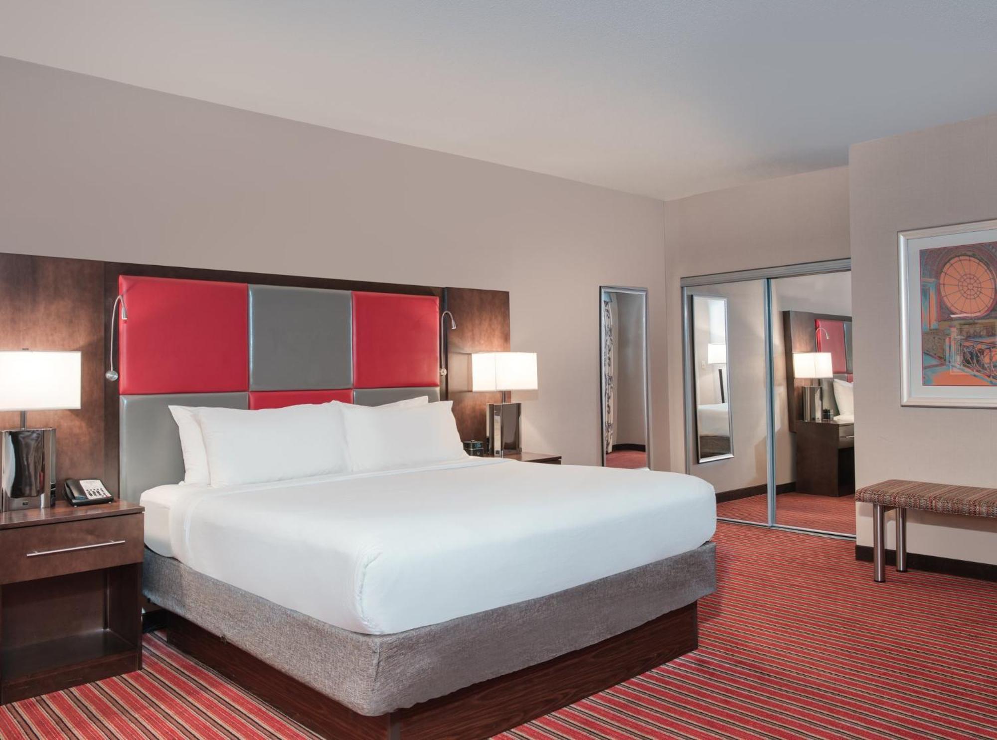 Отель Crowne Plaza Indianapolis-Dwtn-Union Stn By Ihg Экстерьер фото