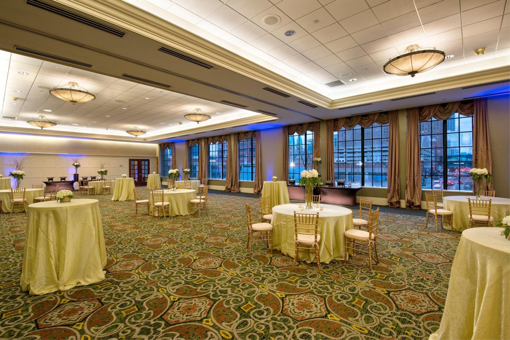 Отель Crowne Plaza Indianapolis-Dwtn-Union Stn By Ihg Экстерьер фото