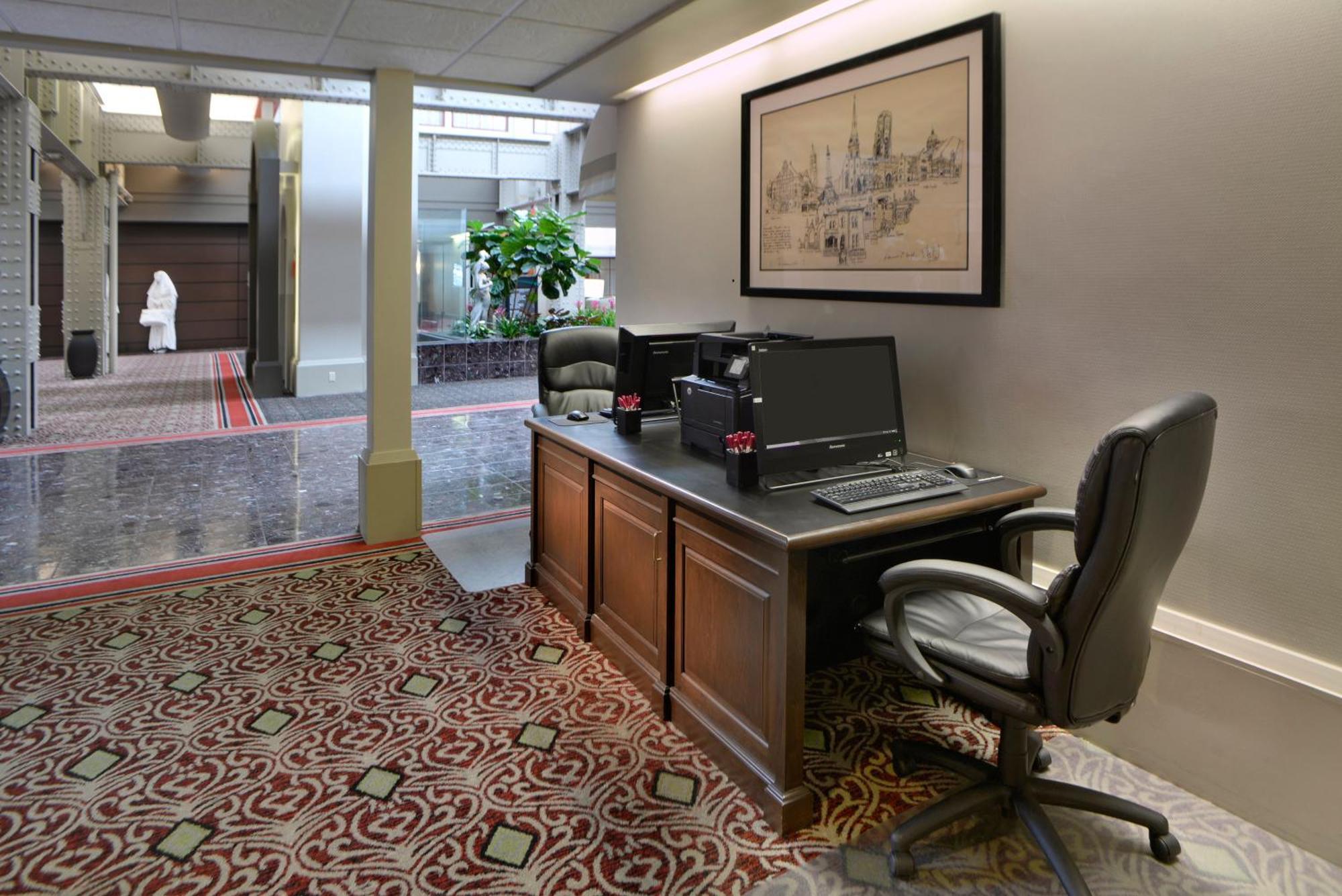 Отель Crowne Plaza Indianapolis-Dwtn-Union Stn By Ihg Экстерьер фото